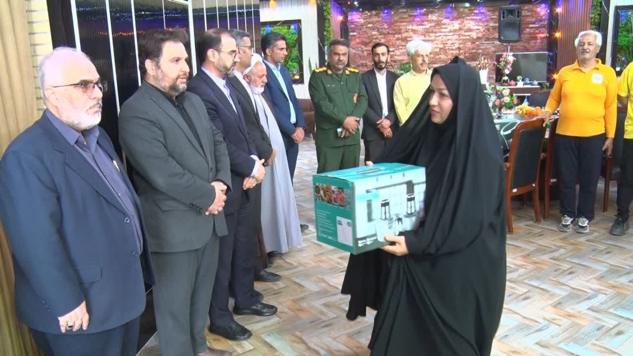 گزارش تصویری/ تجلیل از کارگران شرکت تصفیه قند و شکر میبد به مناسبت روز کار و کارگر